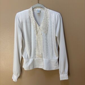 NICOLA  Holiday Cream Long Sleeve Lace Pleated Blouse Size 4